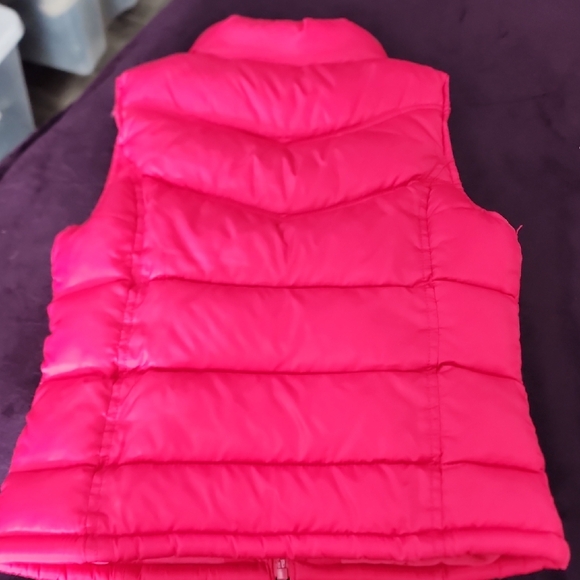 Old Navy Vibrant Pink Puffer Vest Kids sz Medium - Picture 6 of 7